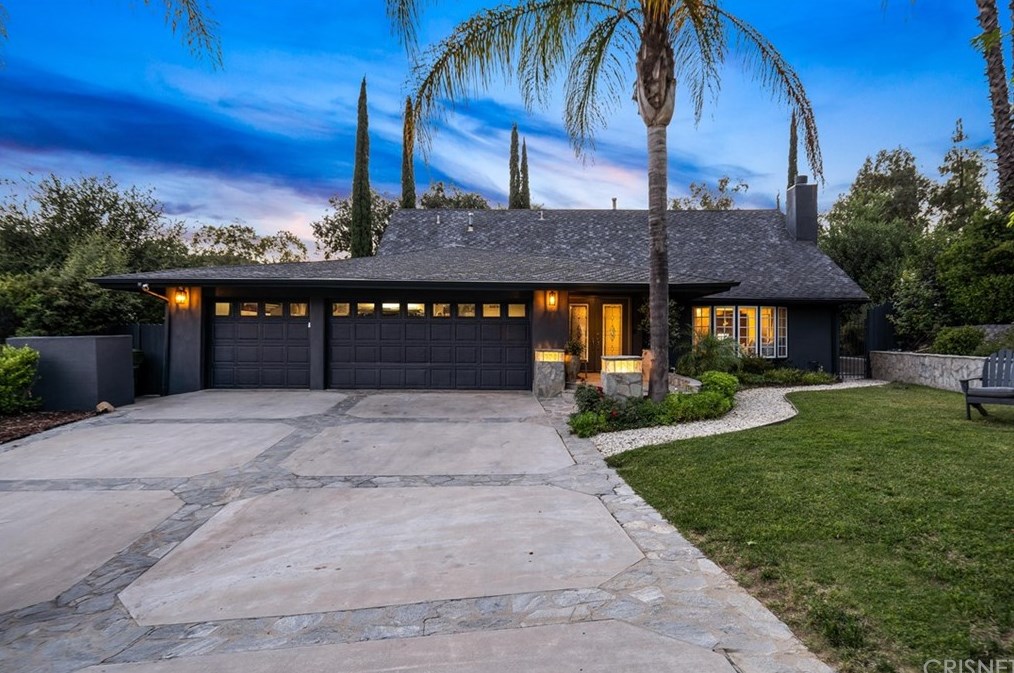 4123 Patrick Henry Pl, Calabasas, CA 91301