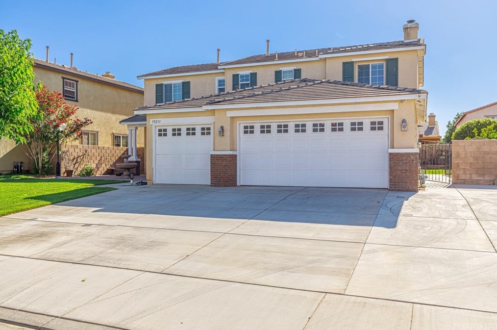 39231 Nicole Dr, Palmdale, CA 93551-5828