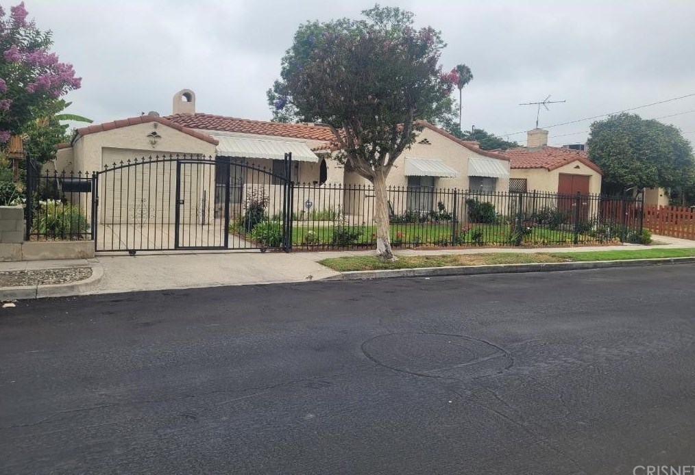 5627 Ensign Ave, North Hollywood, CA 91601