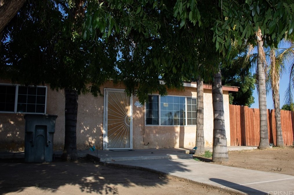 216 Morton Pl, Arvin, CA 93203-1310