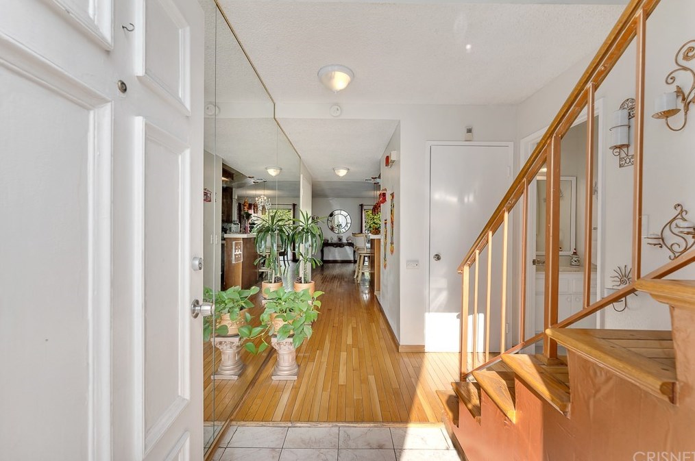 11536 Dearborn Ct, Los Angeles, CA 91331-1484