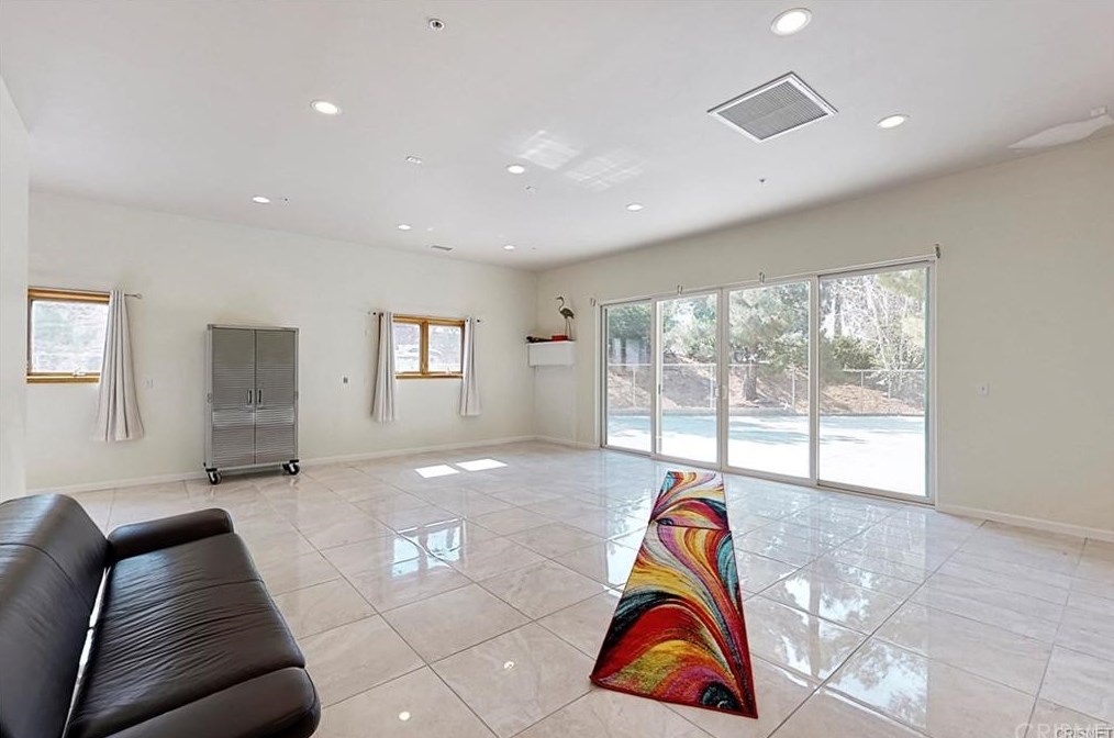 32050 Cedarcroft Rd, Acton CA  93510-2118 exterior