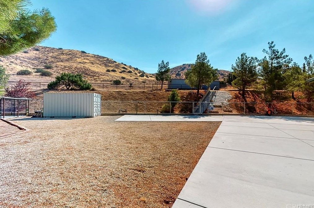 32050 Cedarcroft Rd, Acton CA  93510-2118 exterior