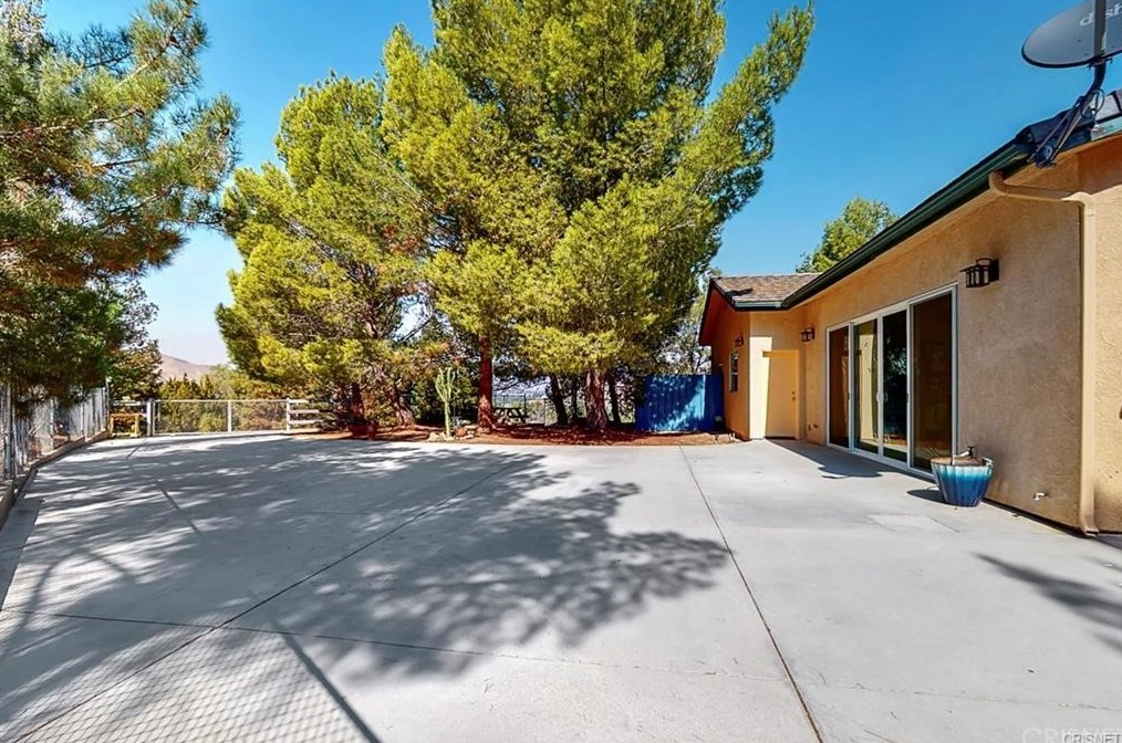32050 Cedarcroft Rd, Acton CA  93510-2118 exterior