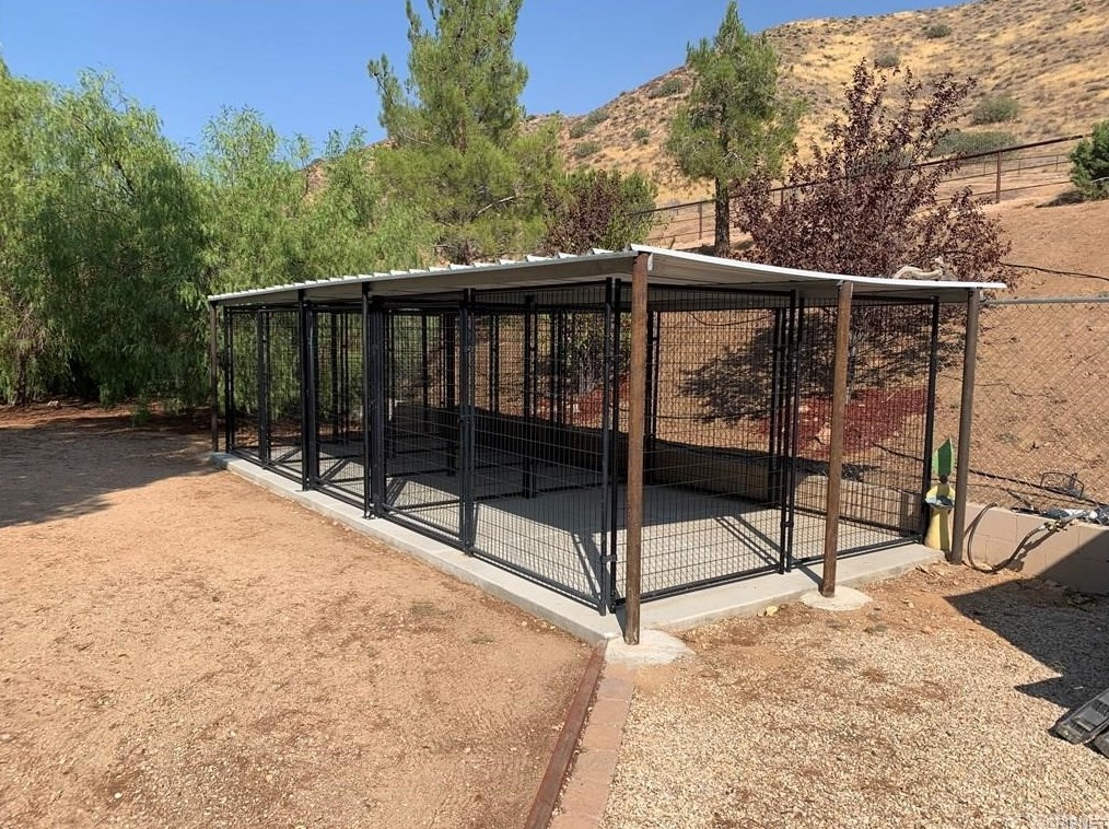 32050 Cedarcroft Rd, Acton CA  93510-2118 exterior