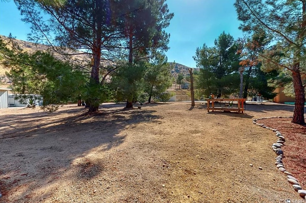 32050 Cedarcroft Rd, Acton CA  93510-2118 exterior