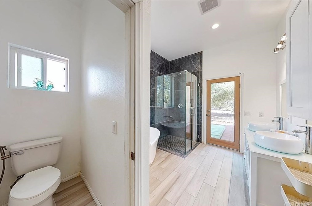 32050 Cedarcroft Rd, Acton CA  93510-2118 exterior
