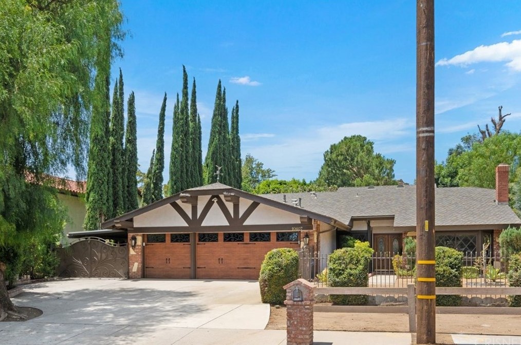 10607 Andora Ave, Chatsworth, CA 91311-2007