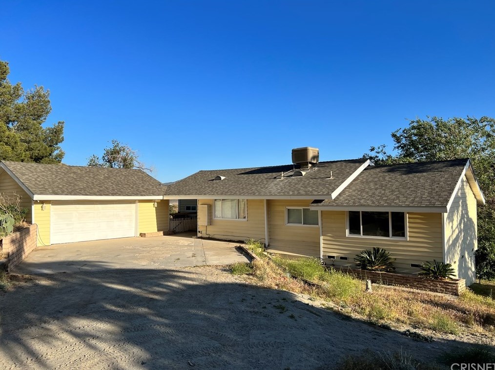 8822 Babia St, Palmdale, CA 93551-7223