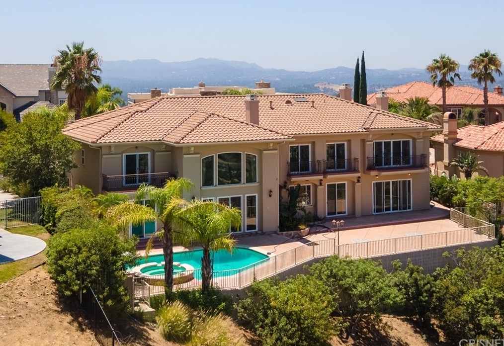 22515 Summit Ridge Cir, Chatsworth, CA 91311-2673