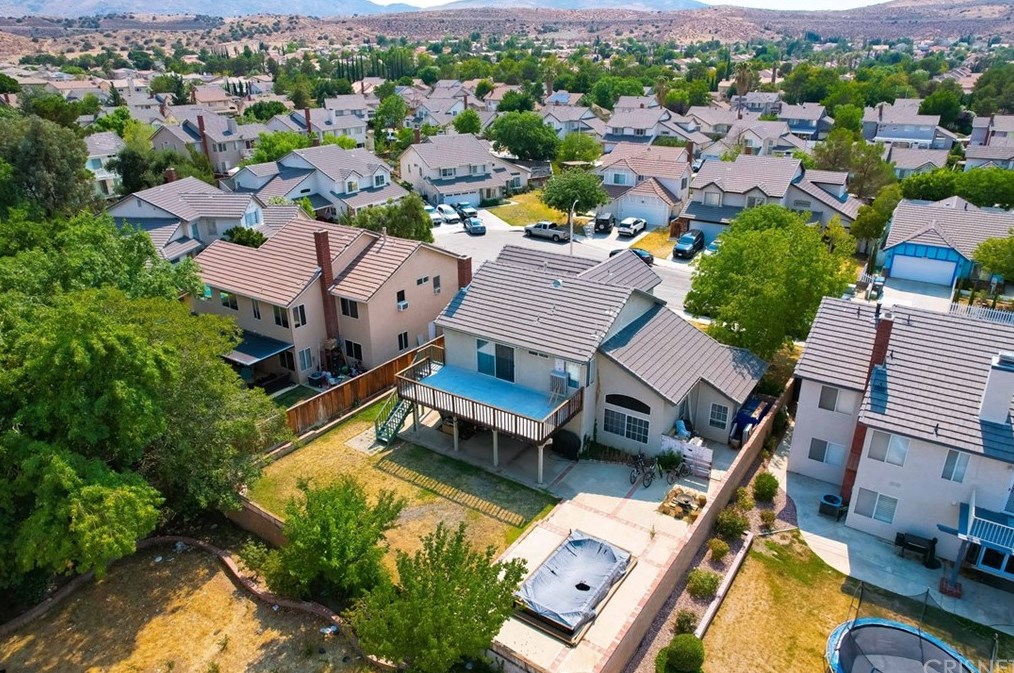 39514 Avenir Ct, Palmdale, CA 93551-1083