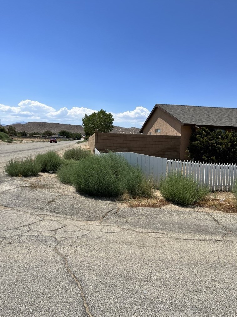 15732 Valeport Ave, Lancaster, CA 93535