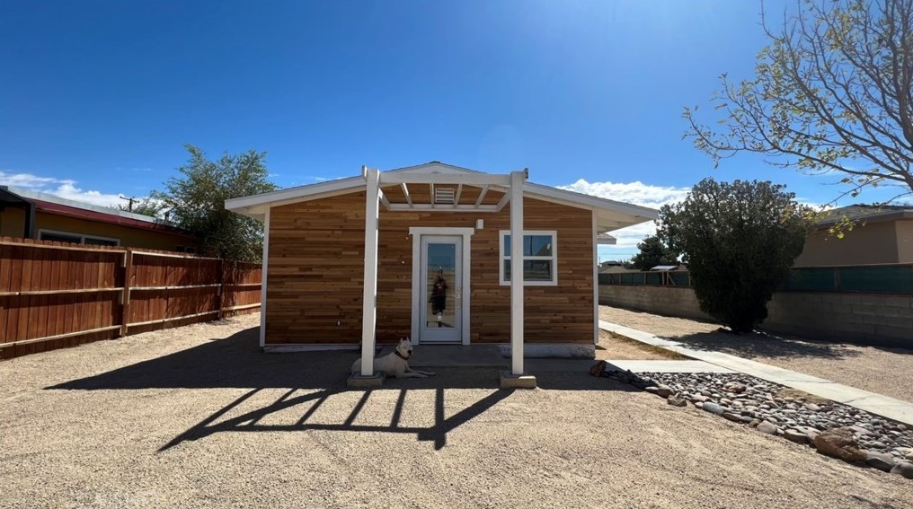 2736 Dixie St, Tropico Village, CA 93560-6082