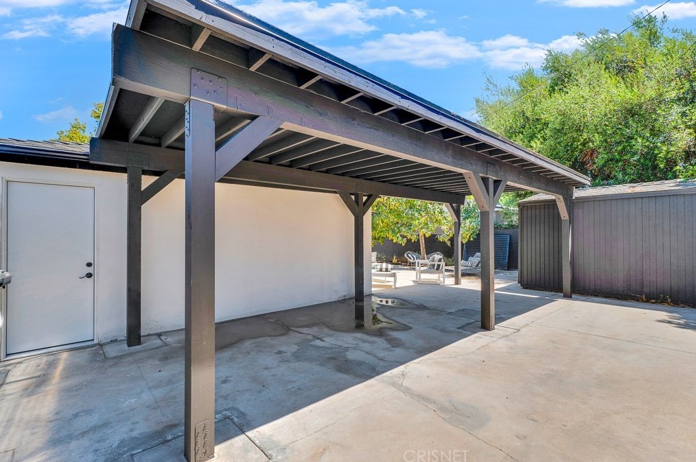 7901 Glider Ave, Los Angeles CA  90045-3049 exterior