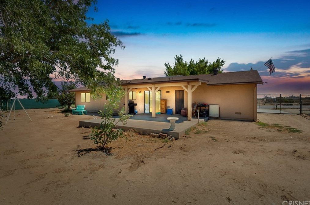 36421 106th St, Juniper Hills, CA 93543