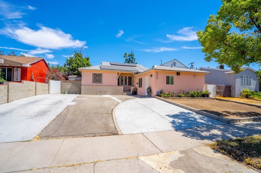 9464 Urbana Ave, Los Angeles, CA 91331-5452