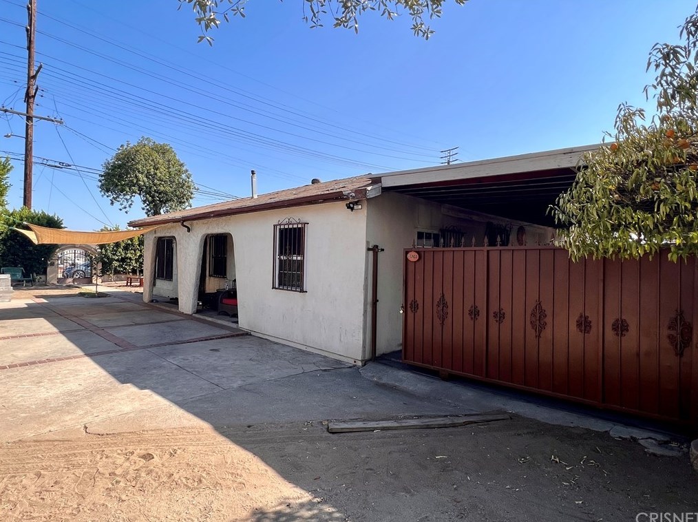13403 Pierce St, Los Angeles, CA 91331-3130