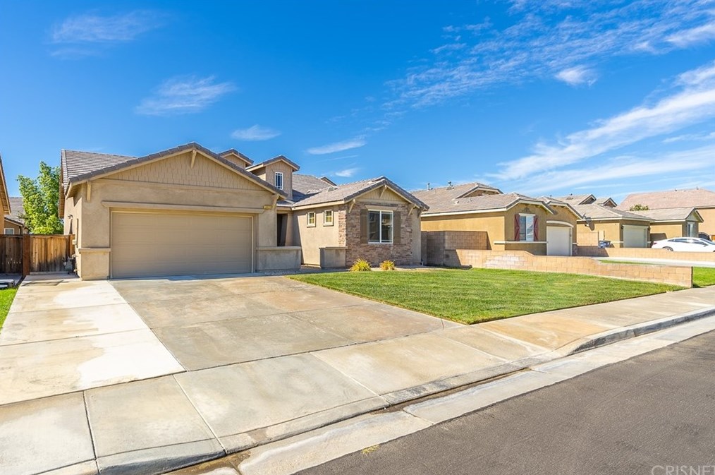 3032 Desert Moon Ave, Tropico Village, CA 93560-7831
