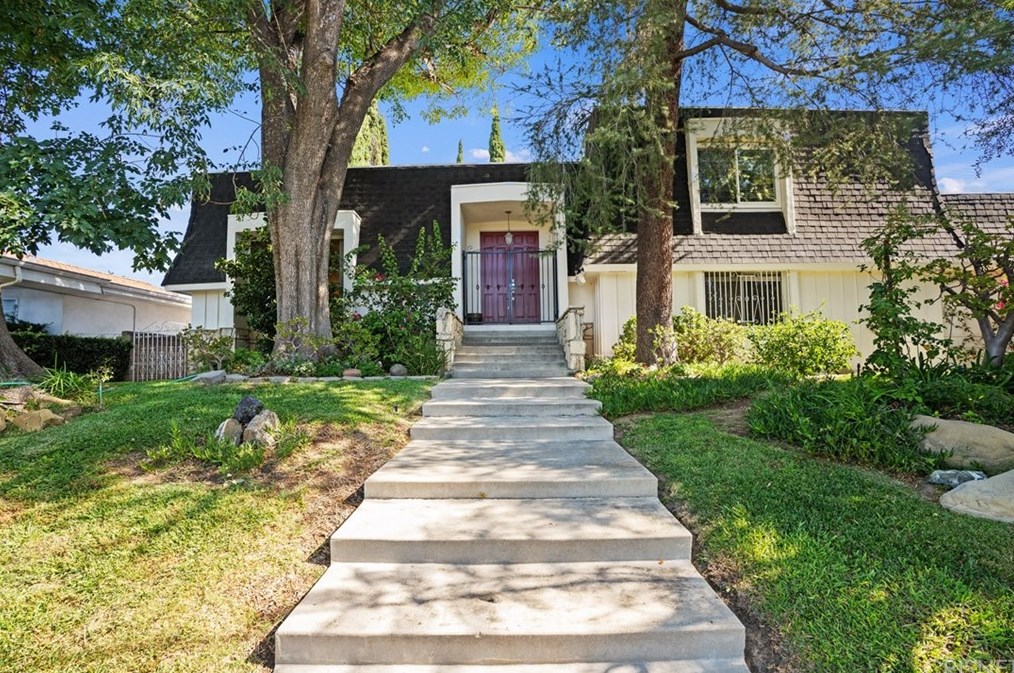 20013 Lassen St, Chatsworth, CA 91311