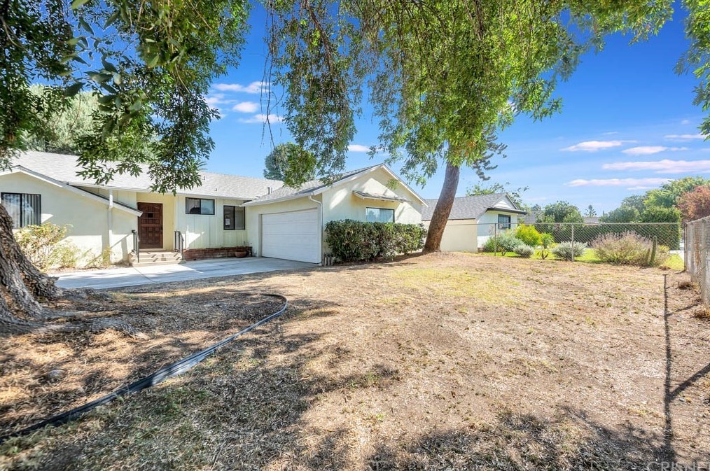 18649 Willard St, Los Angeles CA  91335-1256 exterior