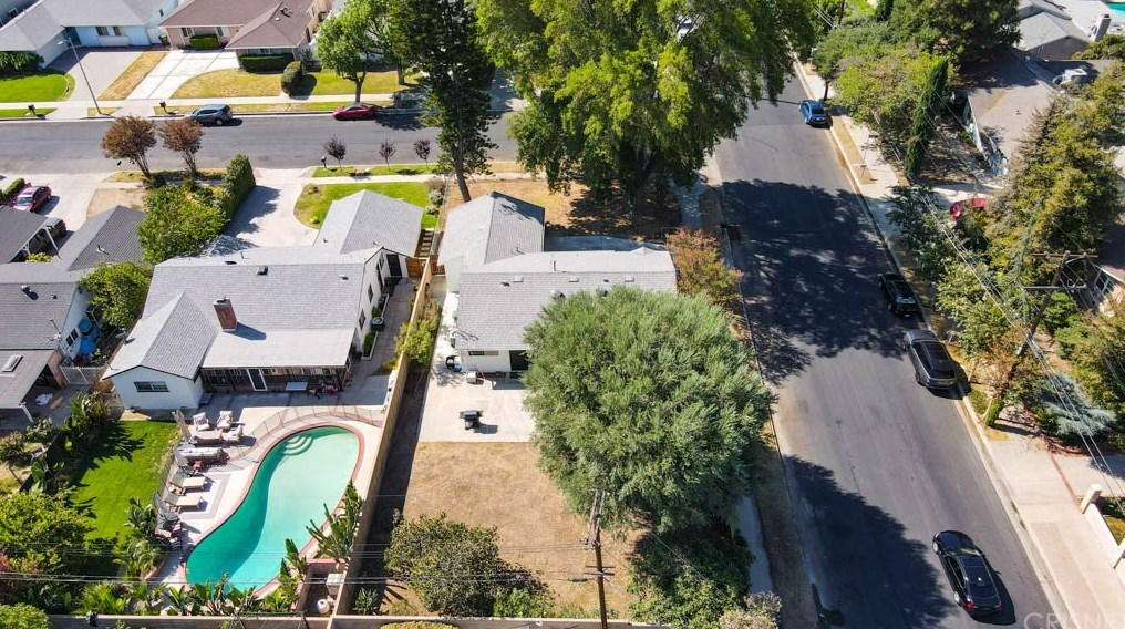 18649 Willard St, Los Angeles CA  91335-1256 exterior