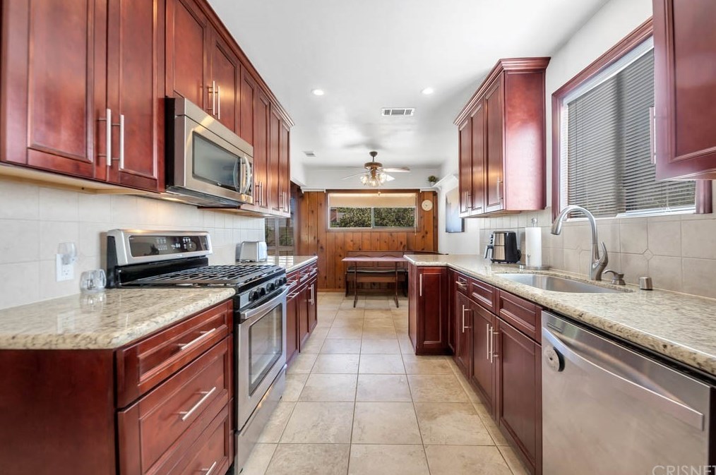 18649 Willard St, Los Angeles CA  91335-1256 exterior