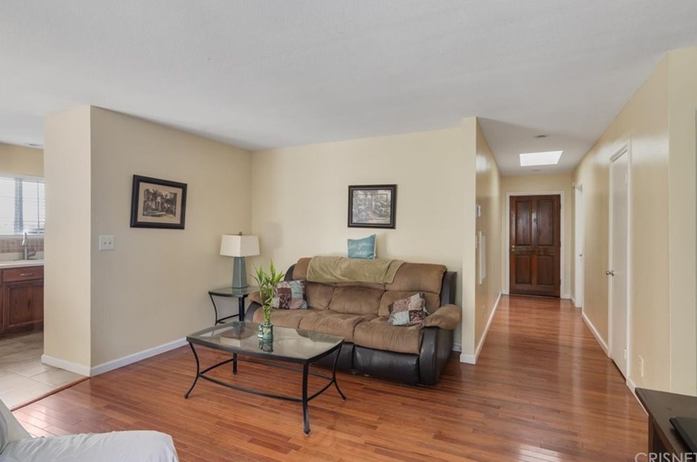 9103 Olin Dr, Chatsworth, CA 91311-6301