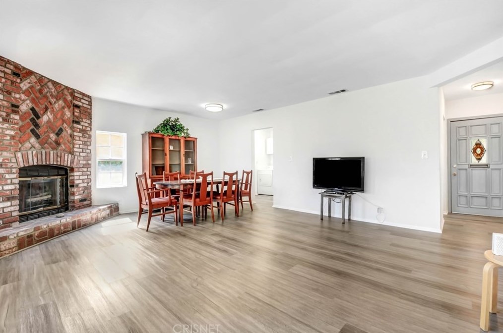 6632 Tampa Ave, Los Angeles CA  91335-5013 exterior