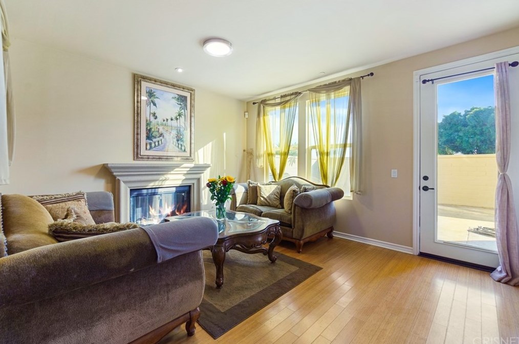 7266 Ainsley Dr, Huntington Beach, CA 92648-6870