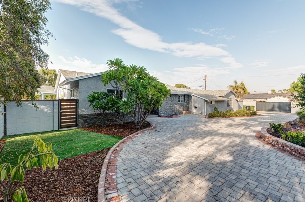 17321 Lahey St, San Fernando, CA 91344-3423