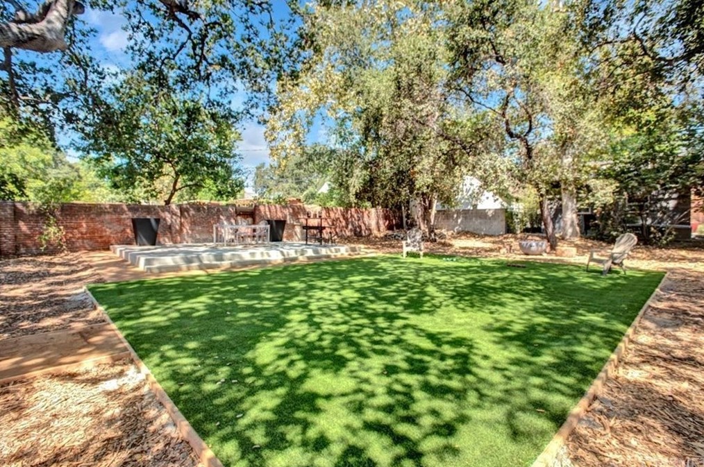 2147 Woodlyn Rd, Pasadena CA  91104-3334 exterior