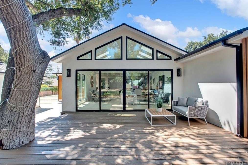 2147 Woodlyn Rd, Pasadena CA  91104-3334 exterior