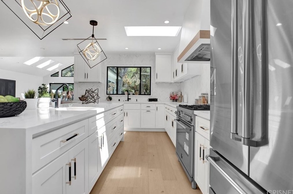 2147 Woodlyn Rd, Pasadena CA  91104-3334 exterior