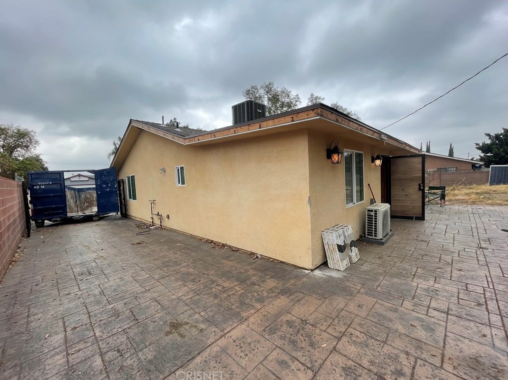 12509 Pinney St, Los Angeles, CA 91331-1377