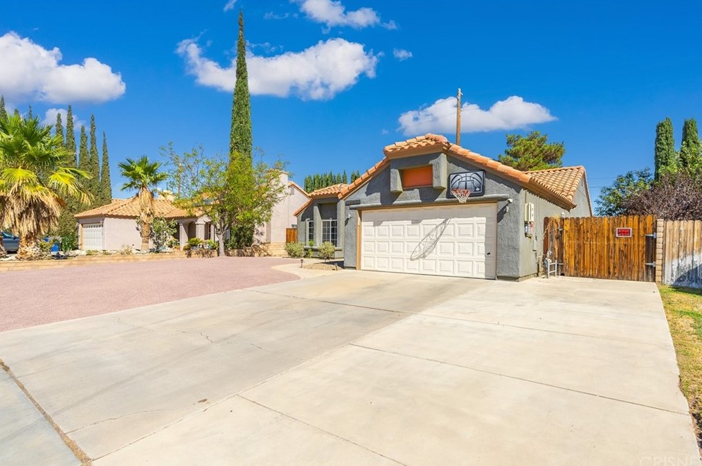 1603 Windsor Pl, Palmdale, CA 93551