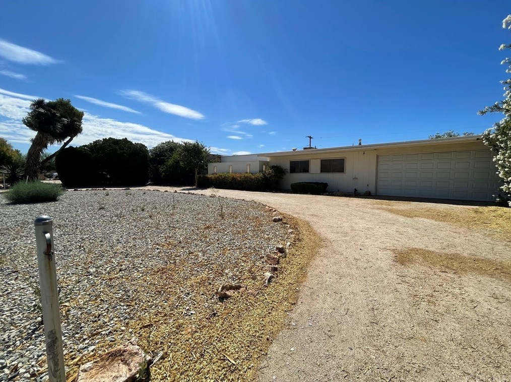1104 W Lancaster Blvd, Lancaster, CA 93534