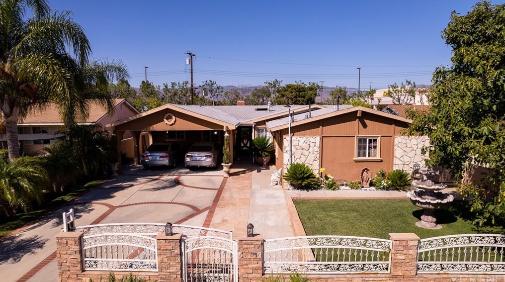 9550 Remick Ave, Los Angeles, CA 91331-4114