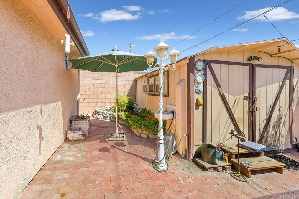 11150 Gerald Ave, San Fernando CA 91344-2601 exterior