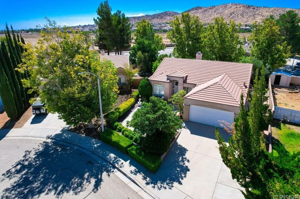 2526 Crestview Ave, Palmdale, CA 93551-4601
