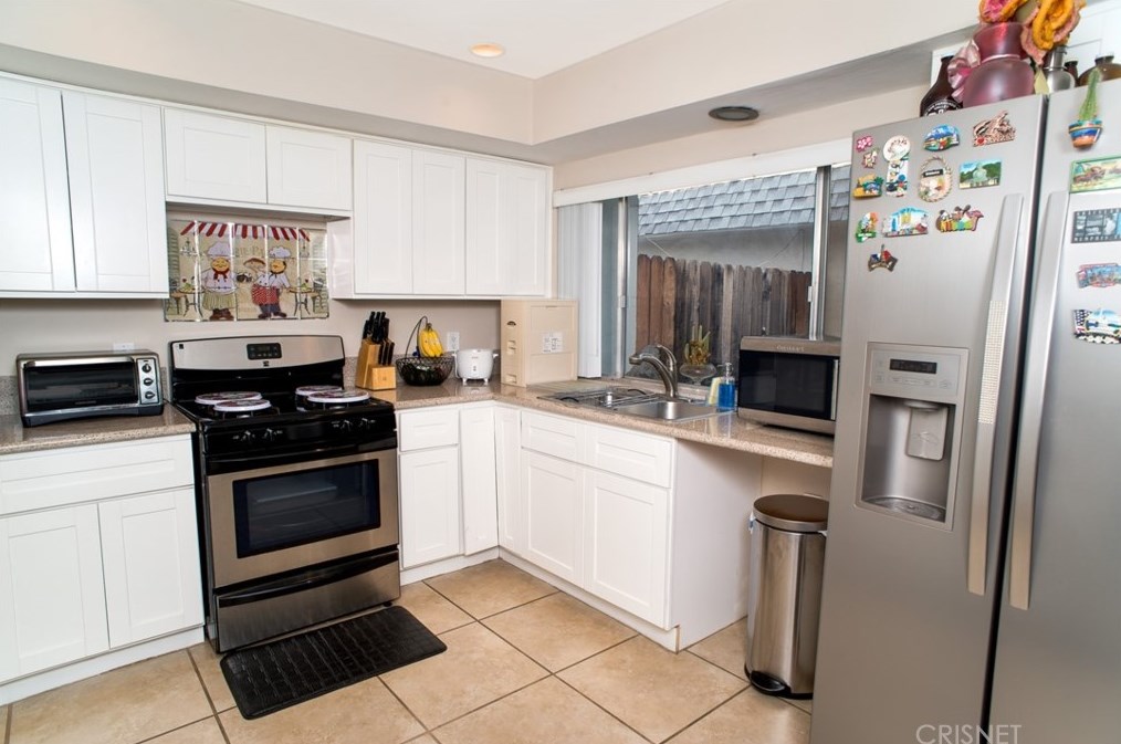 20717 Lemarsh St, Chatsworth, CA 91311-3265