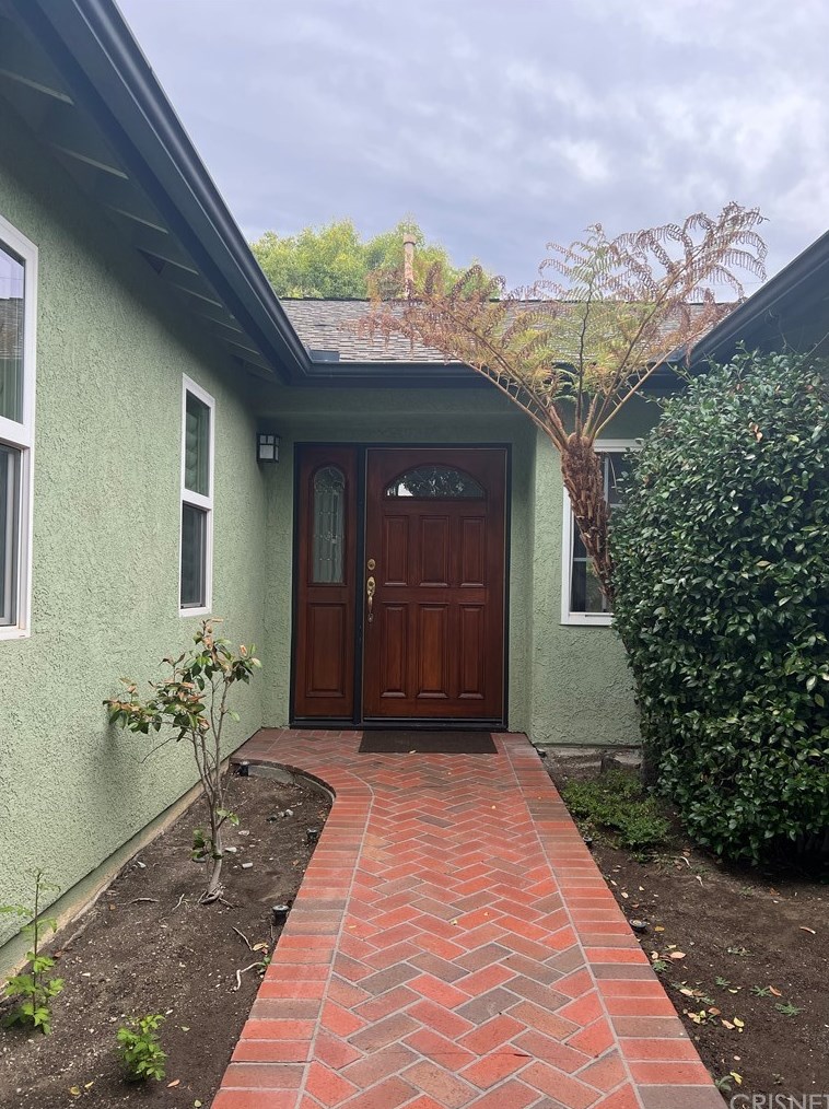 275 Tennyson St, Thousand Oaks, CA 91360-1624