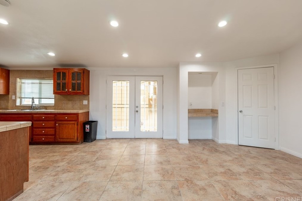 41650 30th St, Palmdale CA  93551-1374 exterior