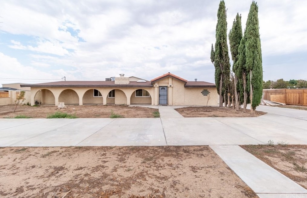 41650 30th St, Palmdale CA  93551-1374 exterior