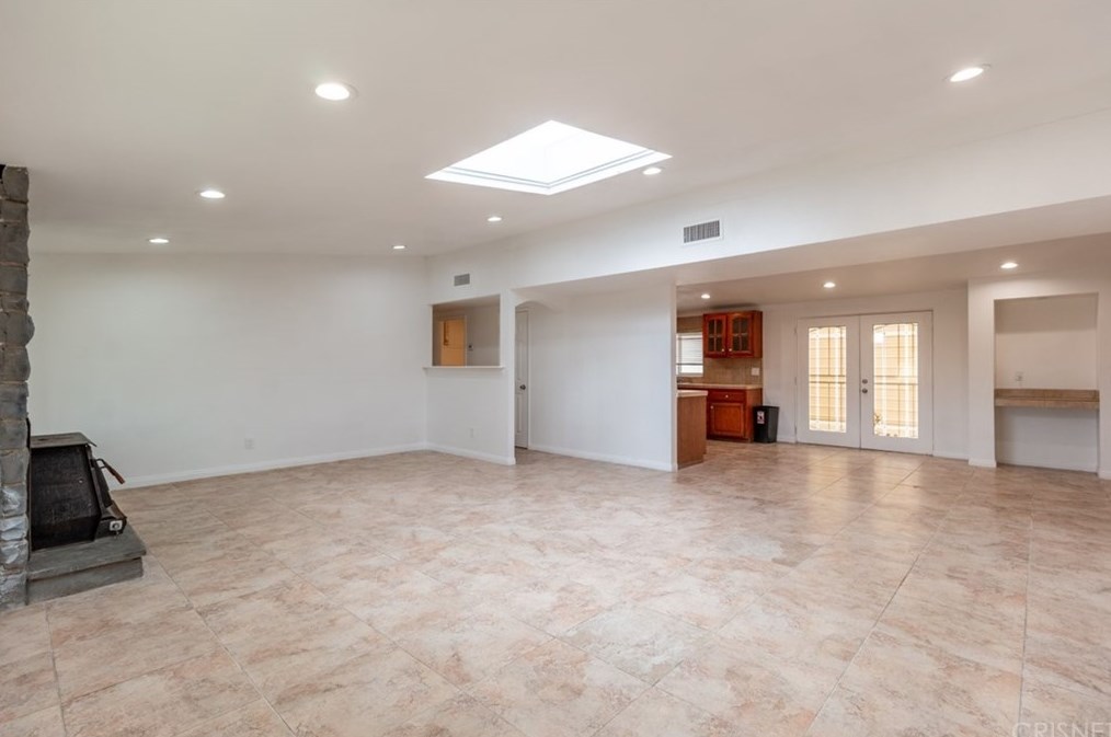 41650 30th St, Palmdale CA  93551-1374 exterior