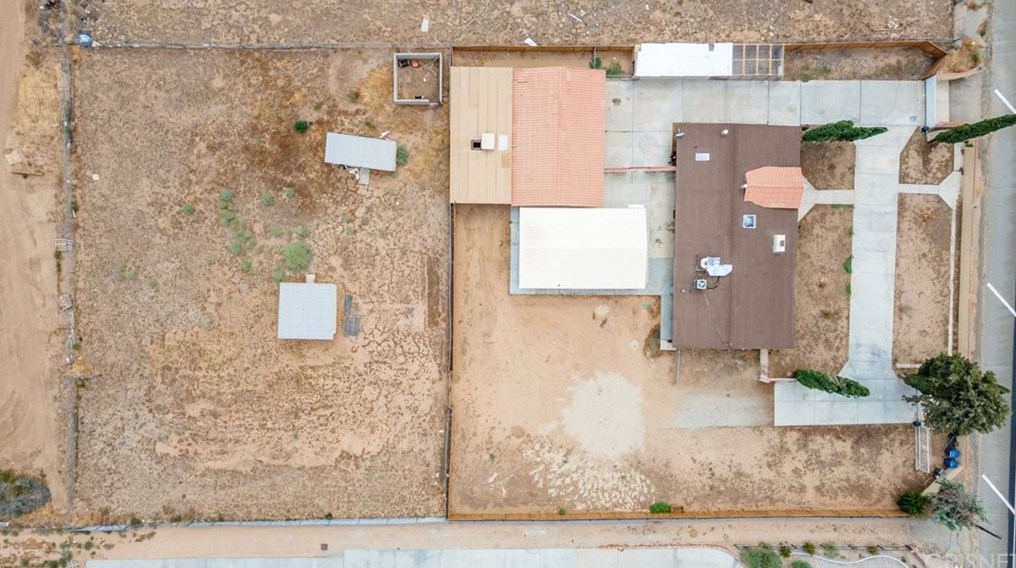 41650 30th St, Palmdale CA  93551-1374 exterior