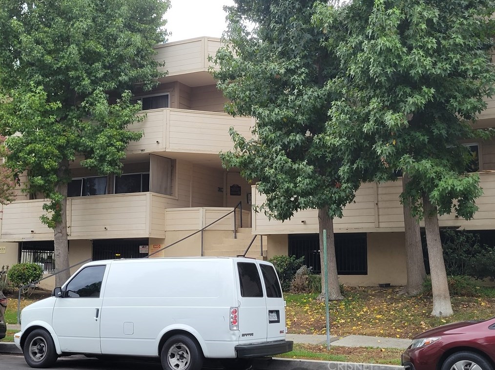 9950 Jordan Ave, Chatsworth, CA 91311-3769