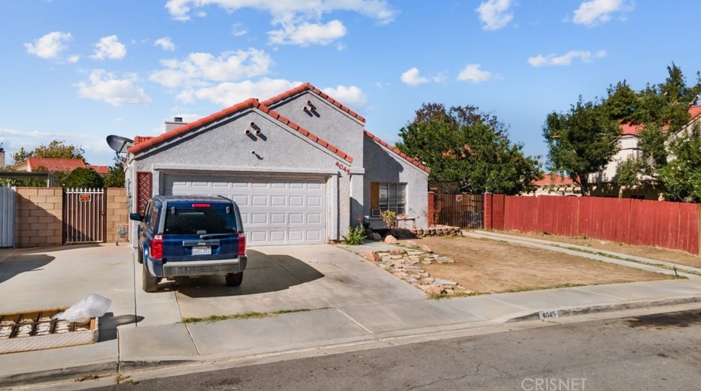 4045 Kona Ct, Palmdale, CA 93552-4324