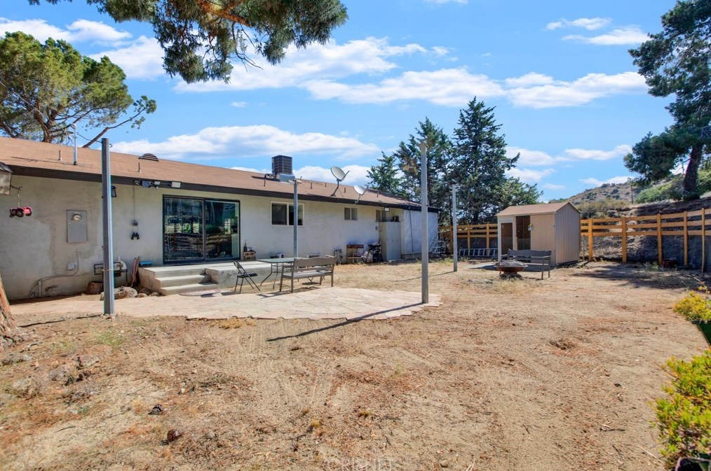 940 Soledad Pass Rd, Palmdale CA  93550-9790 exterior