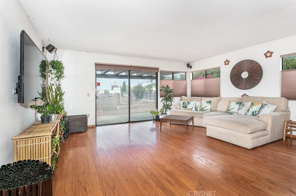 11493 Lev Ave, San Fernando, CA 91345