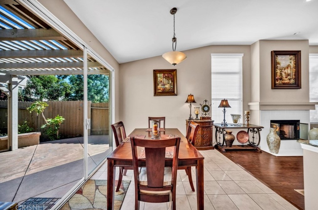 5325 Villa Mallorca Pl, Camarillo CA 93012-5325 exterior